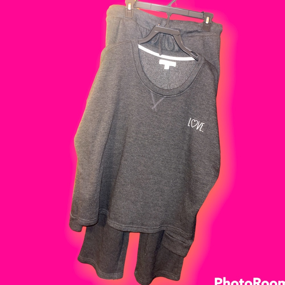 Comfy & Casual Sweater Material Rae Dunn Love 💕 Outfit Set (top & bottoms)